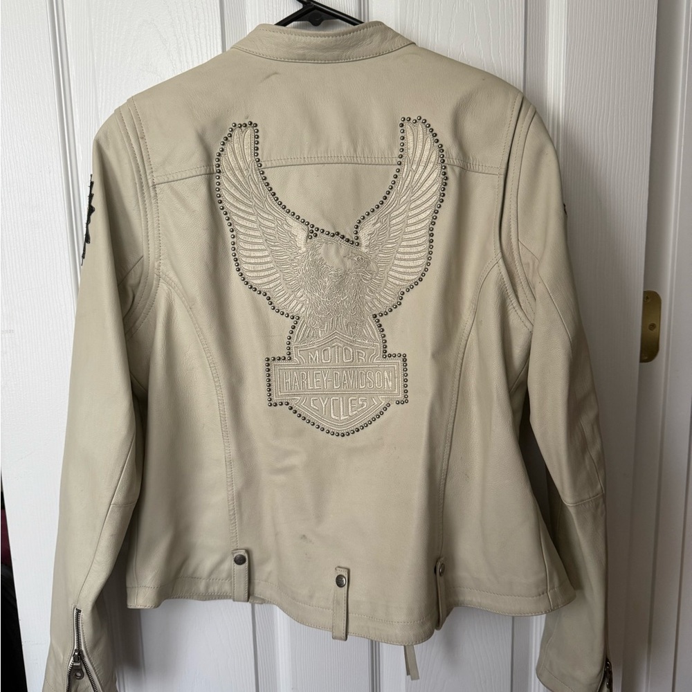 Harley-Davidson Cream Leather Jacket Timeless Style